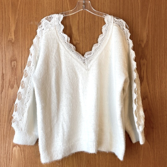 Sweaters - XL white sweater